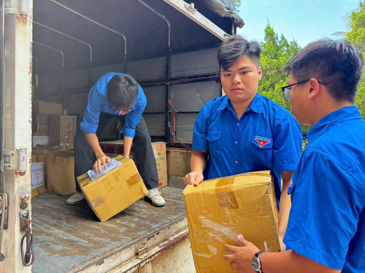 ĐOÀN XÃ GIA LÂM HƯỚNG VỀ THIẾU NHI VÙNG LŨ – LAN TỎA YÊU THƯƠNG, SẺ CHIA KHÓ KHĂN- Ảnh 5.