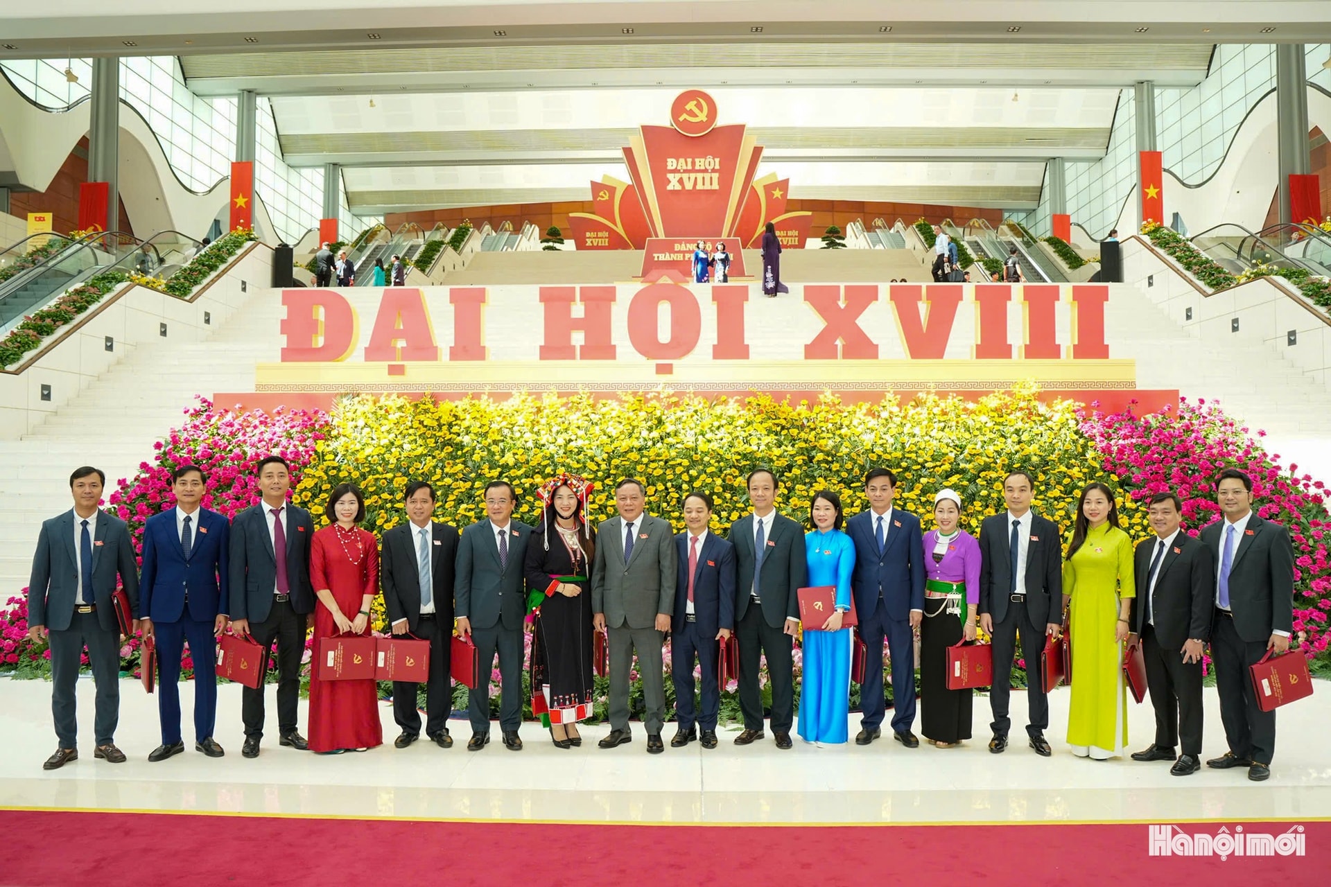 Hình ảnh phiên trù bị Đại hội lần thứ XVIII Đảng bộ thành phố Hà Nội- Ảnh 10.