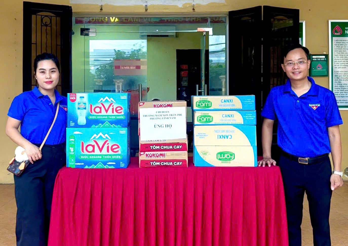 Phường Lĩnh Nam: Chung tay ủng hộ đồng bào bị ảnh hưởng bão lụt- Ảnh 3.