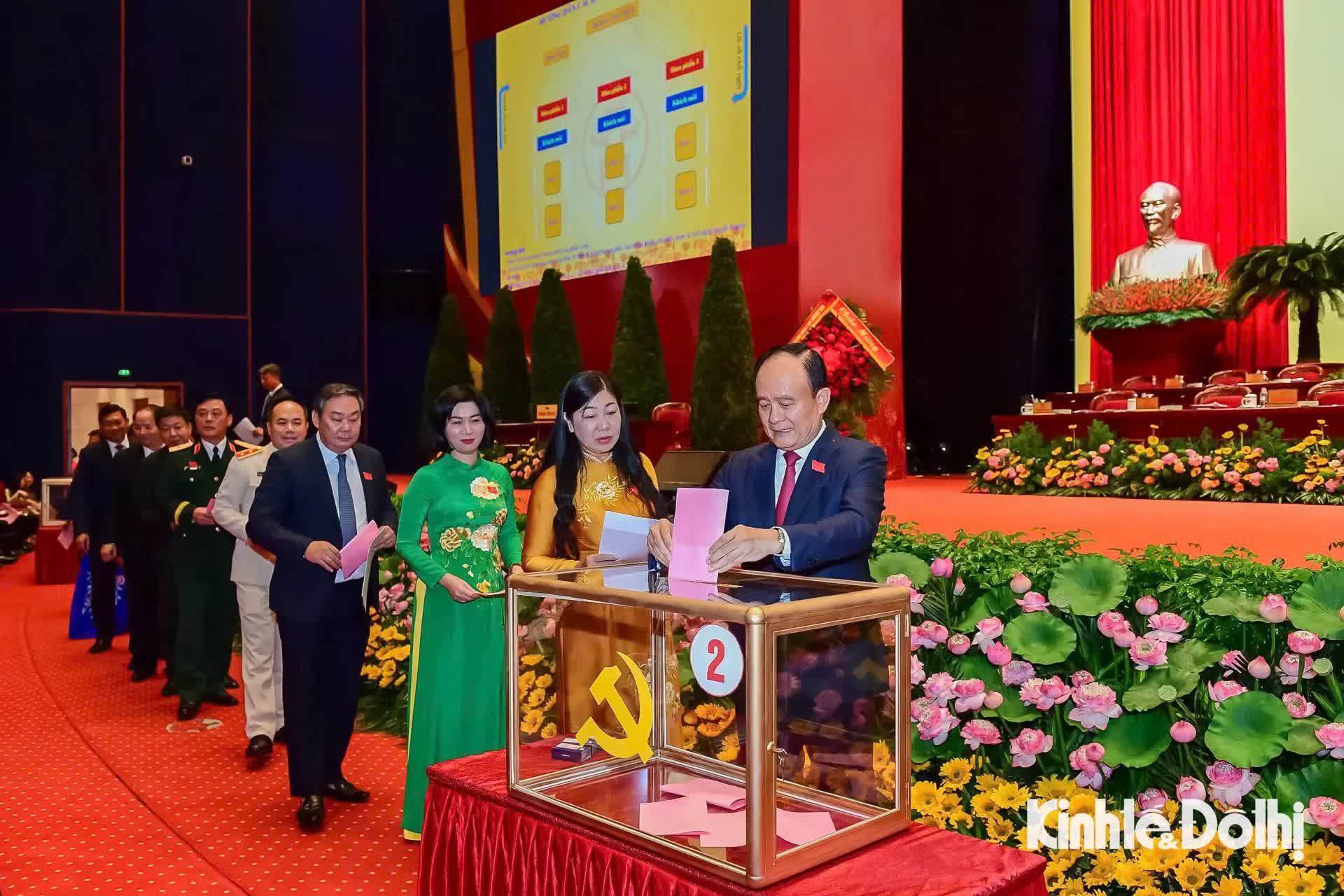 Đại hội tiến hành bầu Ban Chấp hành Đảng bộ TP Hà Nội khóa XVIII, nhiệm kỳ 2025-2030- Ảnh 5.