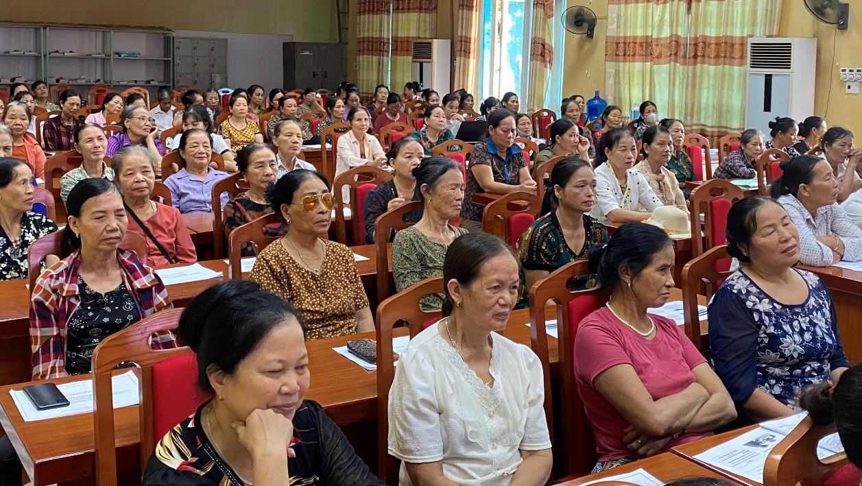 Hồng Sơn phối hợp tổ chức hội thảo giới thiệu, chia sẻ kinh nghiệm công tác quản lý, tổ chức sản xuất ngành Thủ công mỹ nghệ- Ảnh 3.