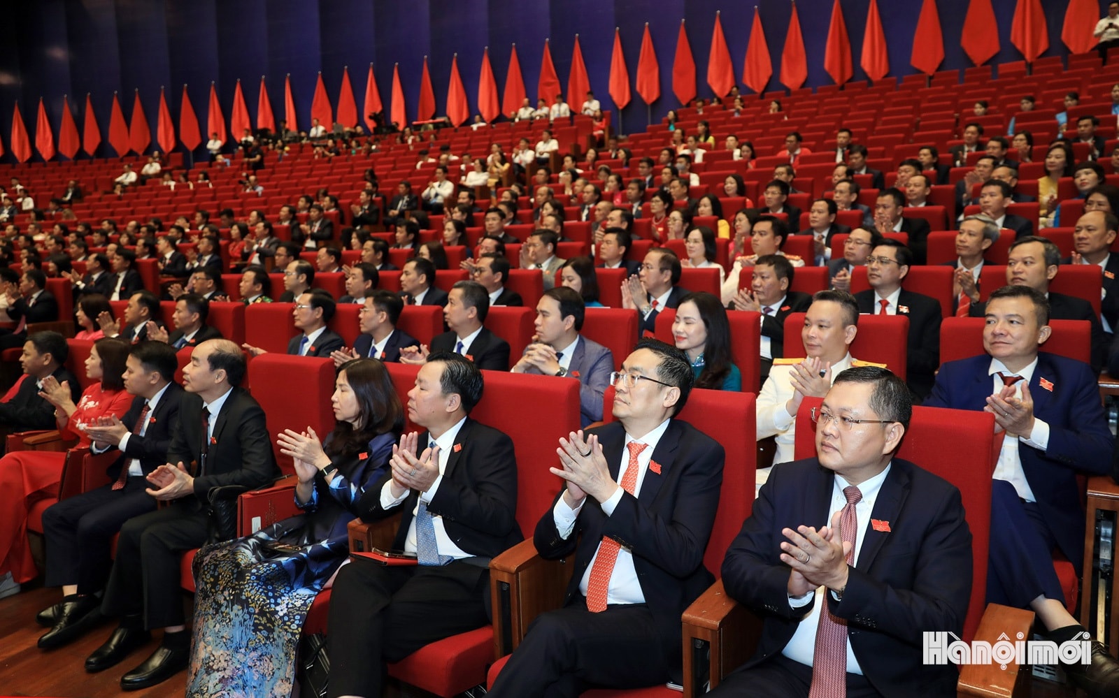 Khai mạc trọng thể Đại hội đại biểu Đảng bộ thành phố Hà Nội lần thứ XVIII, nhiệm kỳ 2025-2030- Ảnh 13.