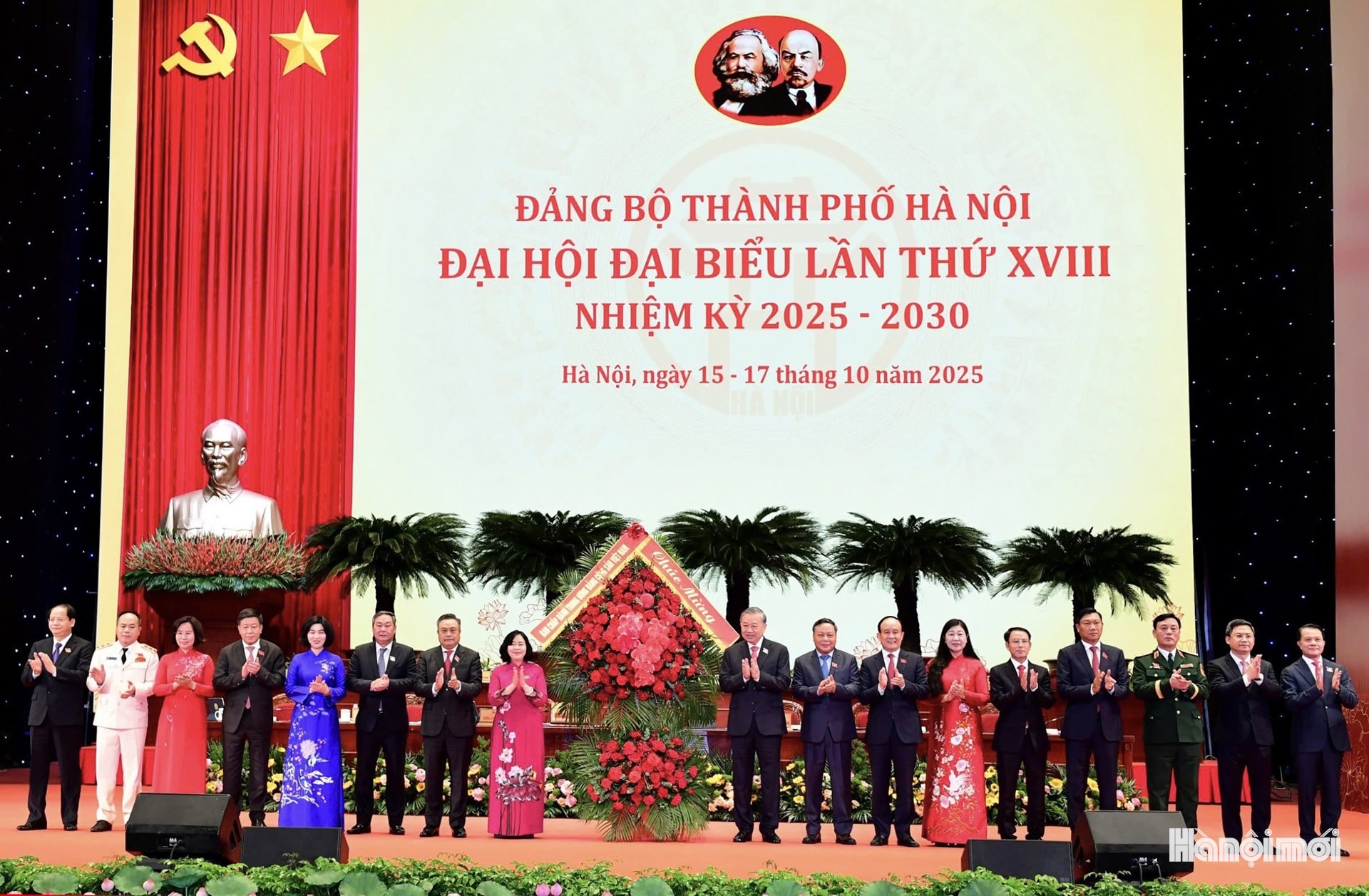 Khai mạc trọng thể Đại hội đại biểu Đảng bộ thành phố Hà Nội lần thứ XVIII, nhiệm kỳ 2025-2030- Ảnh 24.