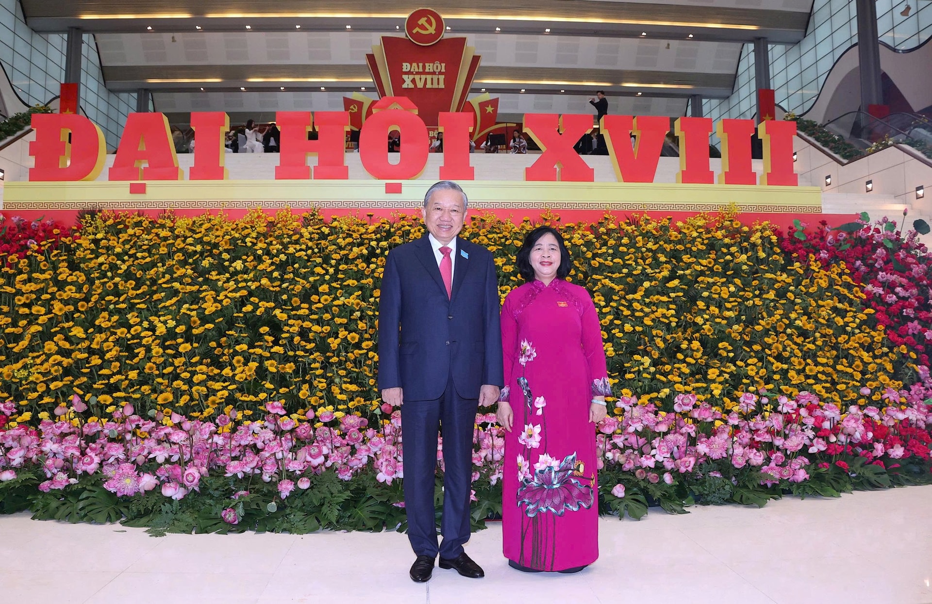 Khai mạc trọng thể Đại hội đại biểu Đảng bộ thành phố Hà Nội lần thứ XVIII, nhiệm kỳ 2025-2030- Ảnh 4.