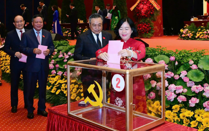 Hà Nội công bố 75 người trúng cử Ban Chấp hành Đảng bộ khoá XVIII, nhiệm kỳ 2025-2030- Ảnh 1.