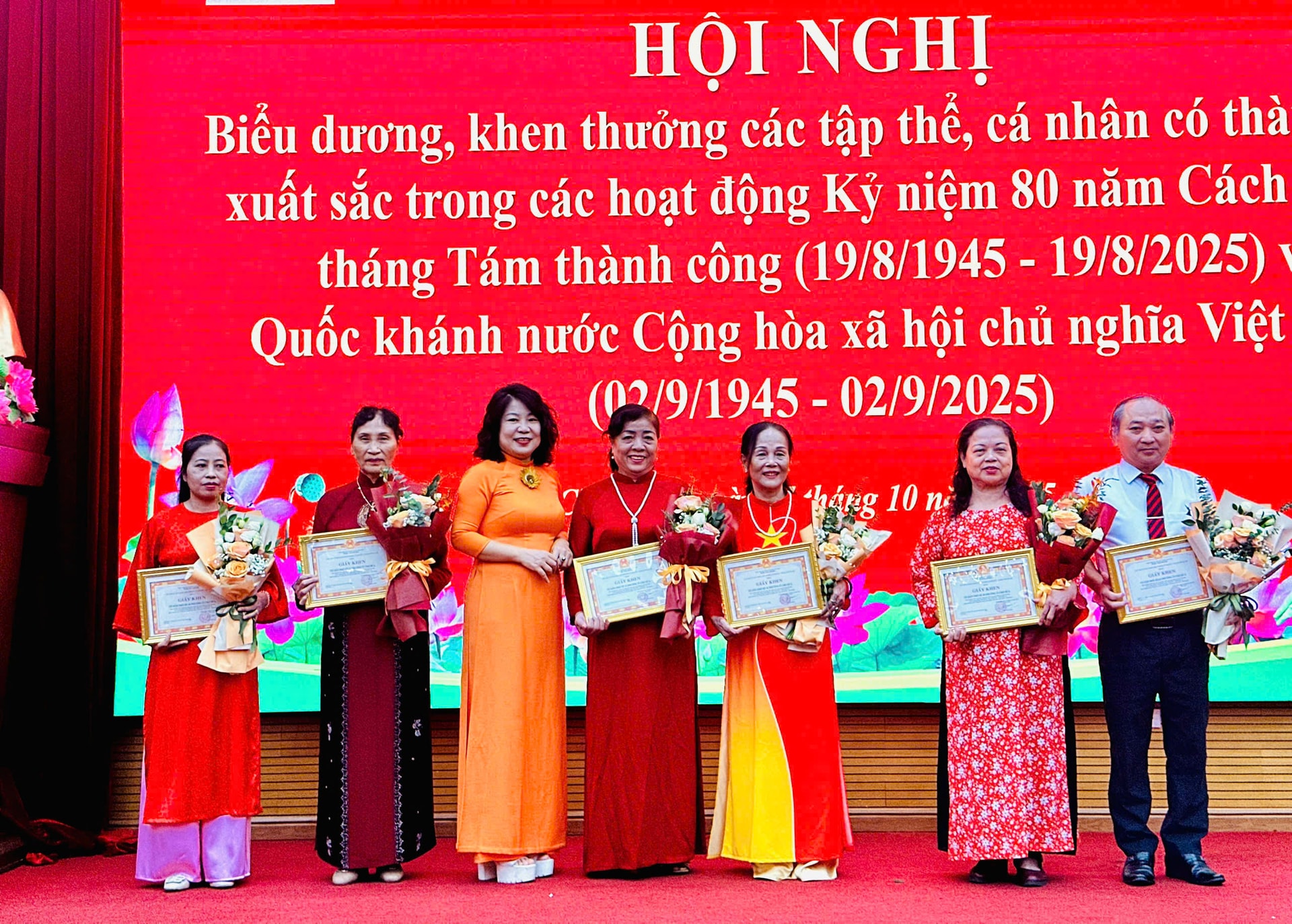 Phường Ô Chợ Dừa tổng kết và khen thưởng các hoạt động kỷ niệm A80- Ảnh 3.