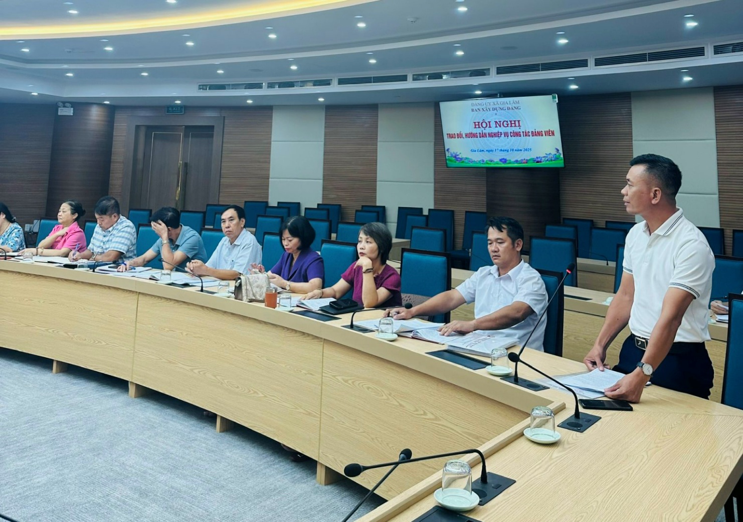 BAN XÂY DỰNG ĐẢNG XÃ GIA LÂM TỔ CHỨC HỘI NGHỊ TRAO ĐỔI, HƯỚNG DẪN NGHIỆP VỤ CÔNG TÁC ĐẢNG VIÊN- Ảnh 2.