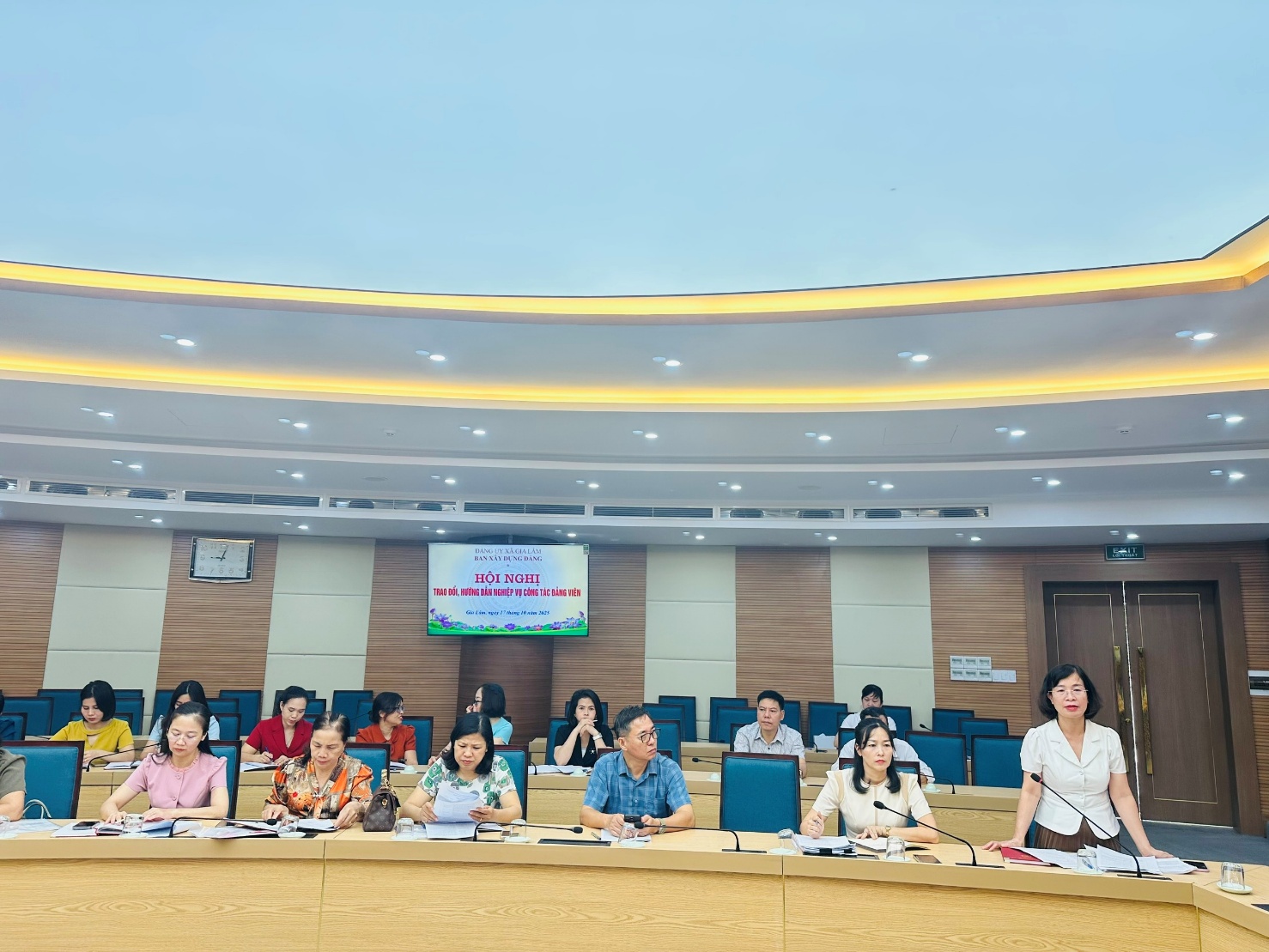 BAN XÂY DỰNG ĐẢNG XÃ GIA LÂM TỔ CHỨC HỘI NGHỊ TRAO ĐỔI, HƯỚNG DẪN NGHIỆP VỤ CÔNG TÁC ĐẢNG VIÊN- Ảnh 3.