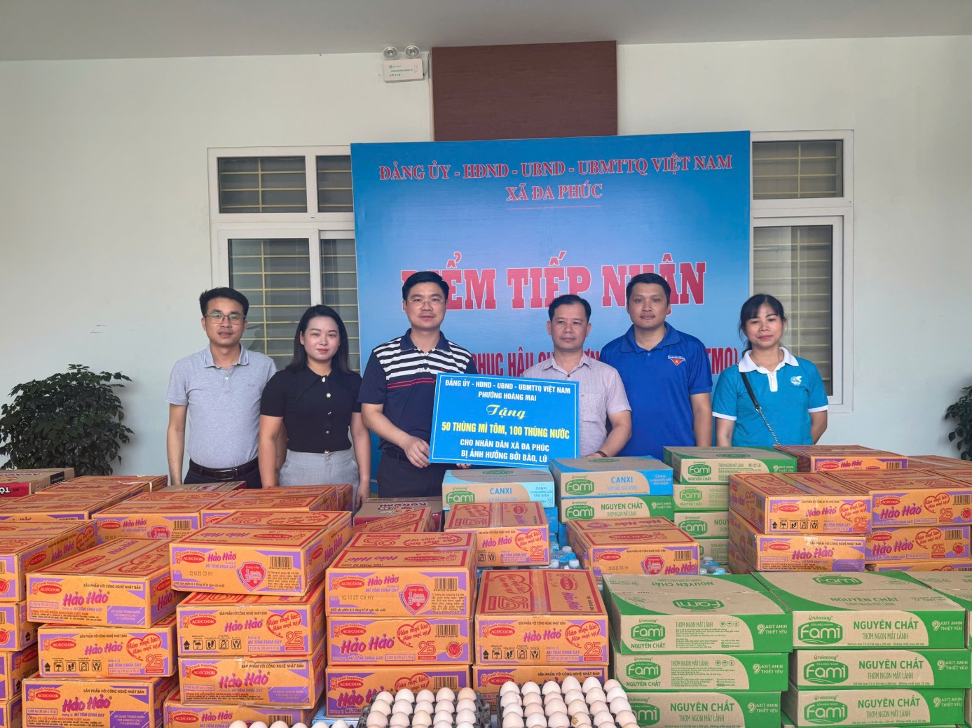 PHƯỜNG HOÀNG MAI CHIA SẺ KHÓ KHĂN VỚI NHÂN DÂN ĐỊA PHƯƠNG CHỊU ẢNH HƯỞNG CƠN BÃO SỐ 11 VÀ MƯA LŨ- Ảnh 1.