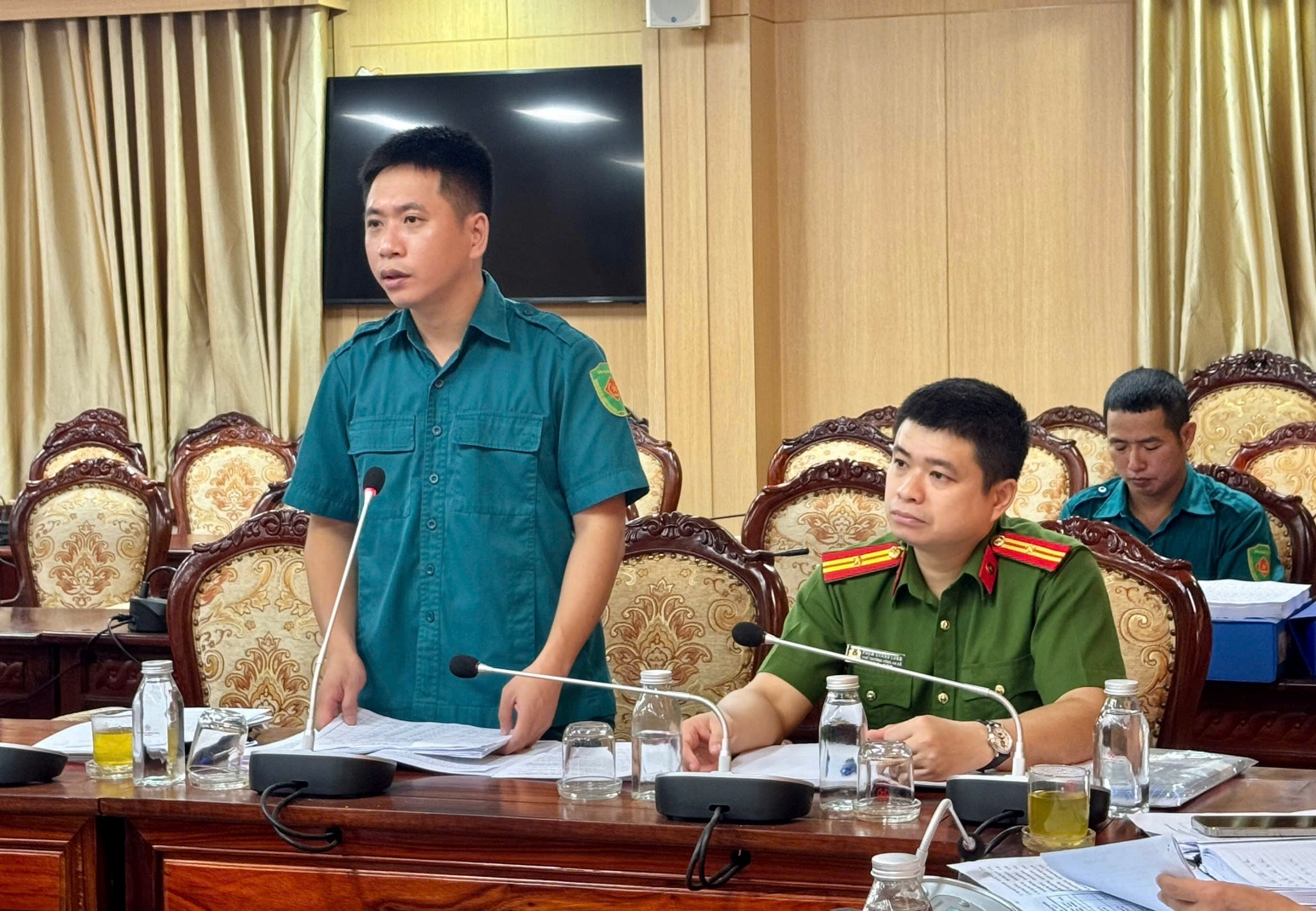UBND xã thông qua Kết quả rà soát nguồn công dân trong độ tuổi sẵn sàng nhập ngũ và chốt quân số khám sơ tuyển sức khoẻ nghĩa vụ quân sự năm 2026- Ảnh 1.