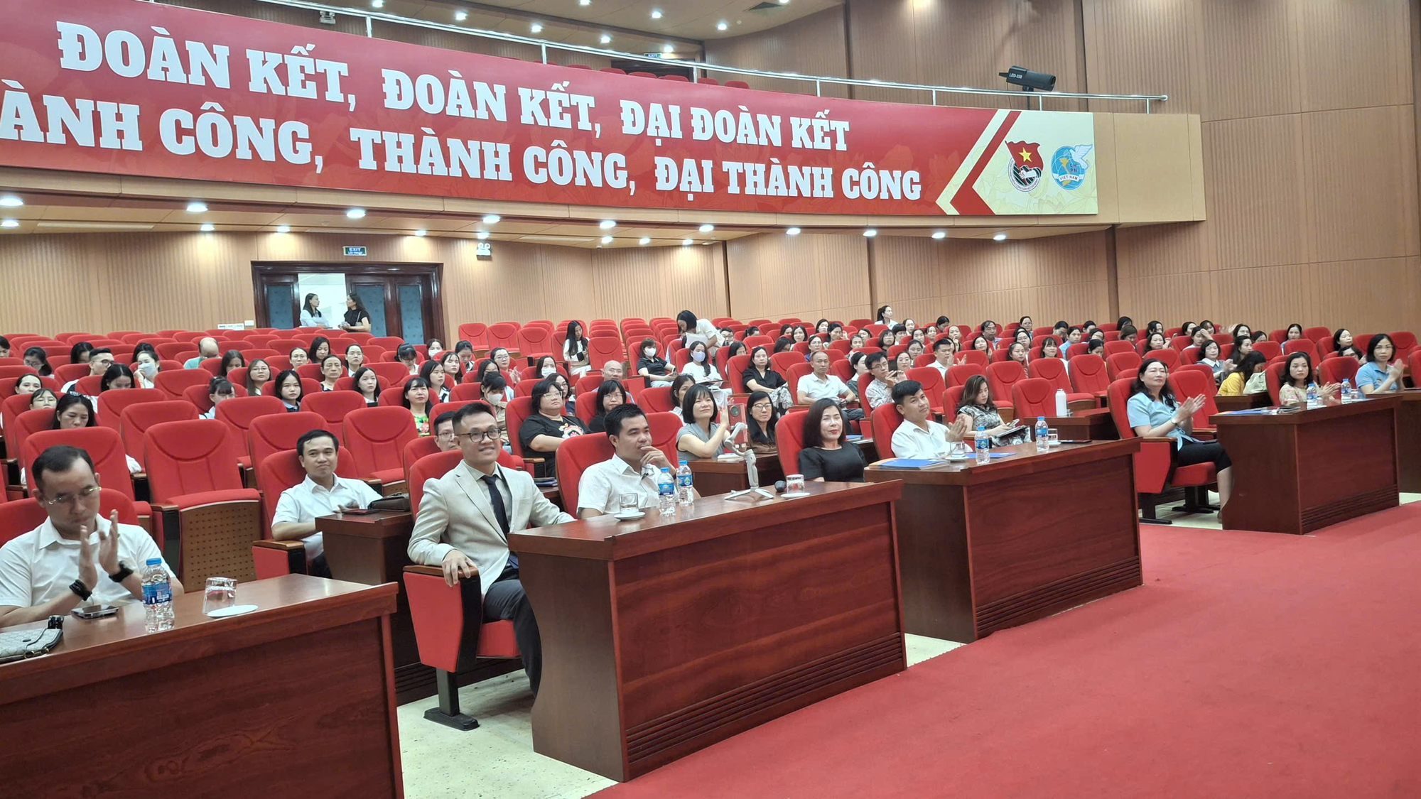 Tập huấn kỹ năng an toàn, kỹ năng sống trong các cơ sở giáo dục năm học 2025-2026- Ảnh 1.