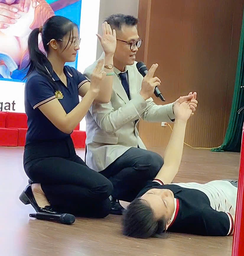 Tập huấn kỹ năng an toàn, kỹ năng sống trong các cơ sở giáo dục năm học 2025-2026- Ảnh 3.
