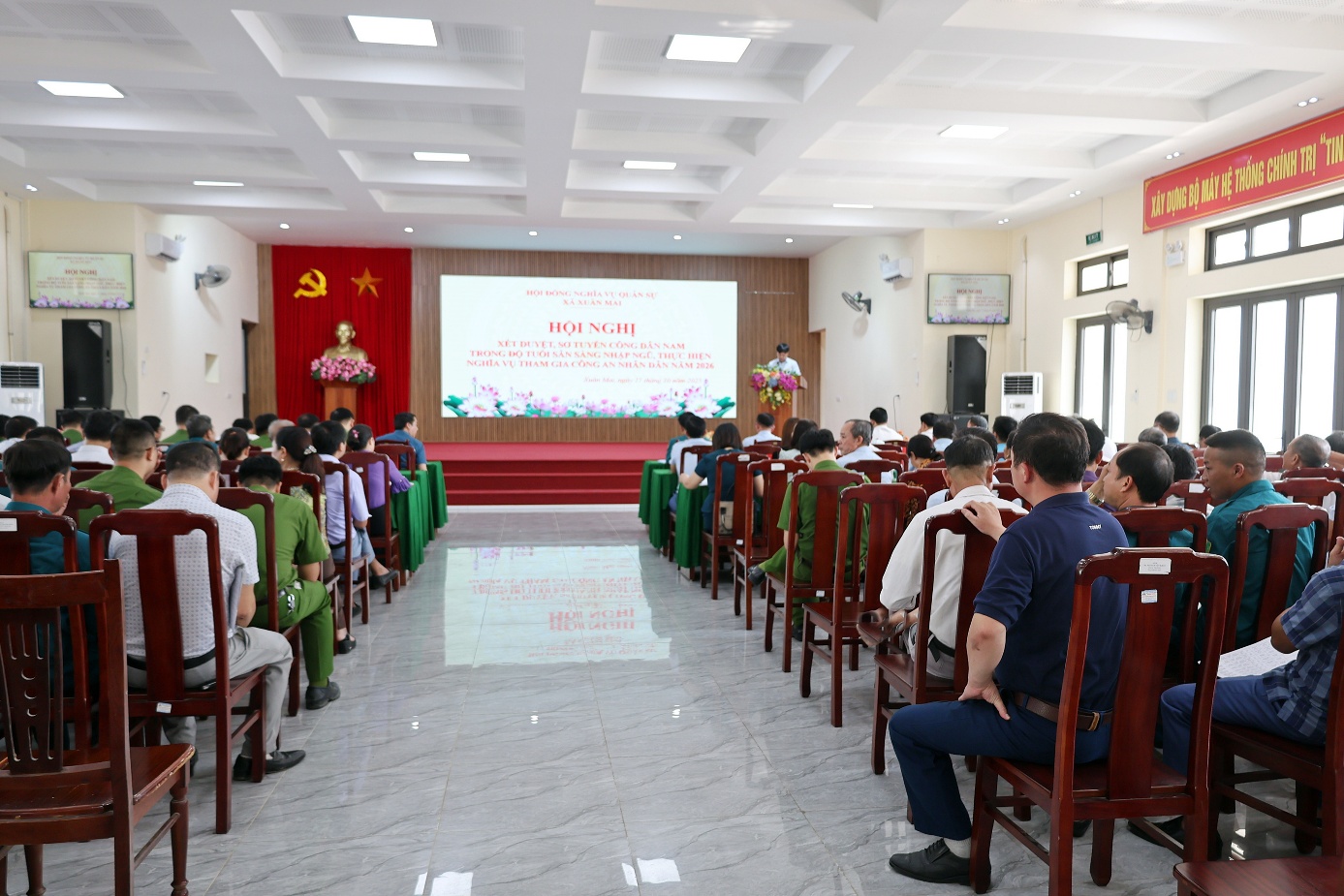 Xuân Mai tổ chức hội nghị xét duyệt, sơ tuyển công dân nam trong độ tuổi sẵn sàng nhập ngũ, thực hiện nghĩa vụ tham gia công an nhân dân năm 2026- Ảnh 1.