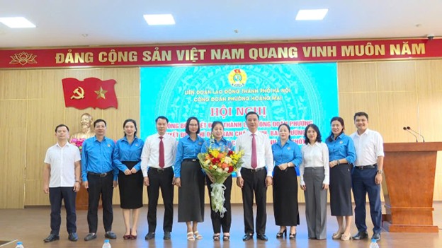 PHƯỜNG HOÀNG MAI TỔ CHỨC HỘI NGHỊ CÔNG BỐ QUYẾT ĐỊNH THÀNH LẬP CÔNG ĐOÀN PHƯỜNG- Ảnh 1.