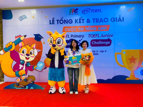 NỮ SINH BÙI HÀ PHƯƠNG LỚP 9A3 TRƯỜNG THCS HOÀNG MAI XUẤT SẮC GIÀNH HỌC BỔNG CHÍNH PHỦ SINGAPORE (ASEAN) NĂM 2025
- Ảnh 2.