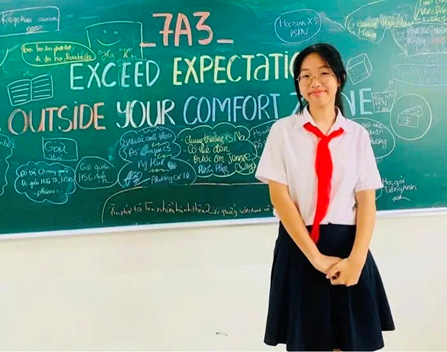 NỮ SINH BÙI HÀ PHƯƠNG LỚP 9A3 TRƯỜNG THCS HOÀNG MAI XUẤT SẮC GIÀNH HỌC BỔNG CHÍNH PHỦ SINGAPORE (ASEAN) NĂM 2025
- Ảnh 1.