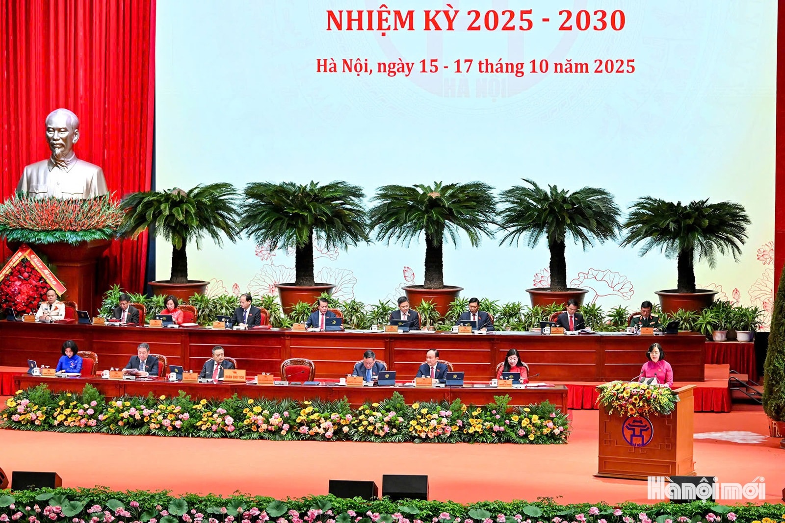 Khai mạc trọng thể Đại hội đại biểu Đảng bộ thành phố Hà Nội lần thứ XVIII, nhiệm kỳ 2025-2030- Ảnh 11.