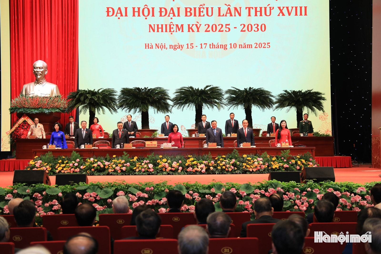 Khai mạc trọng thể Đại hội đại biểu Đảng bộ thành phố Hà Nội lần thứ XVIII, nhiệm kỳ 2025-2030- Ảnh 9.