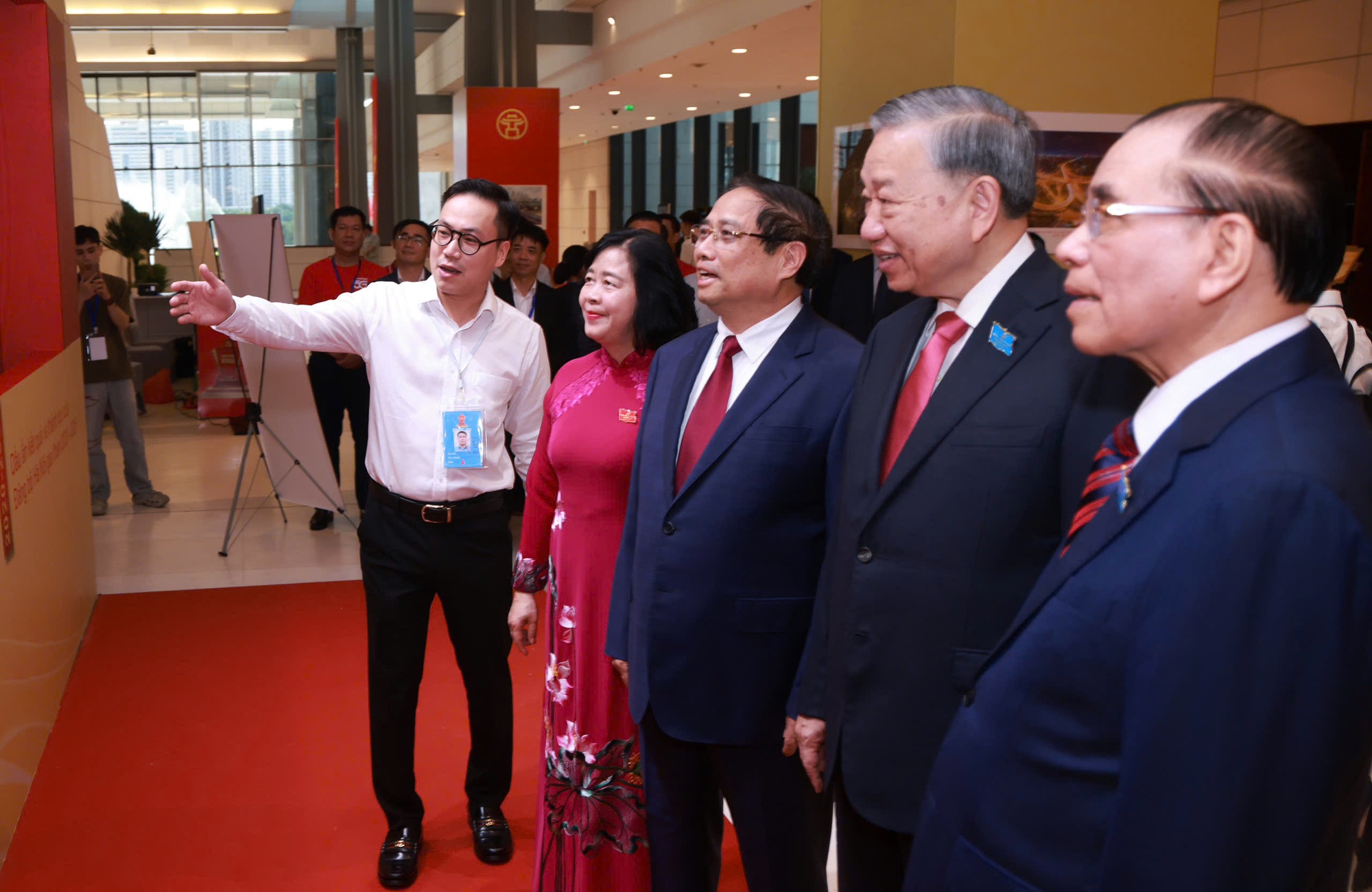 Khai mạc Đại hội đại biểu Đảng bộ thành phố Hà Nội lần thứ XVIII, nhiệm kỳ 2025-2030- Ảnh 5.