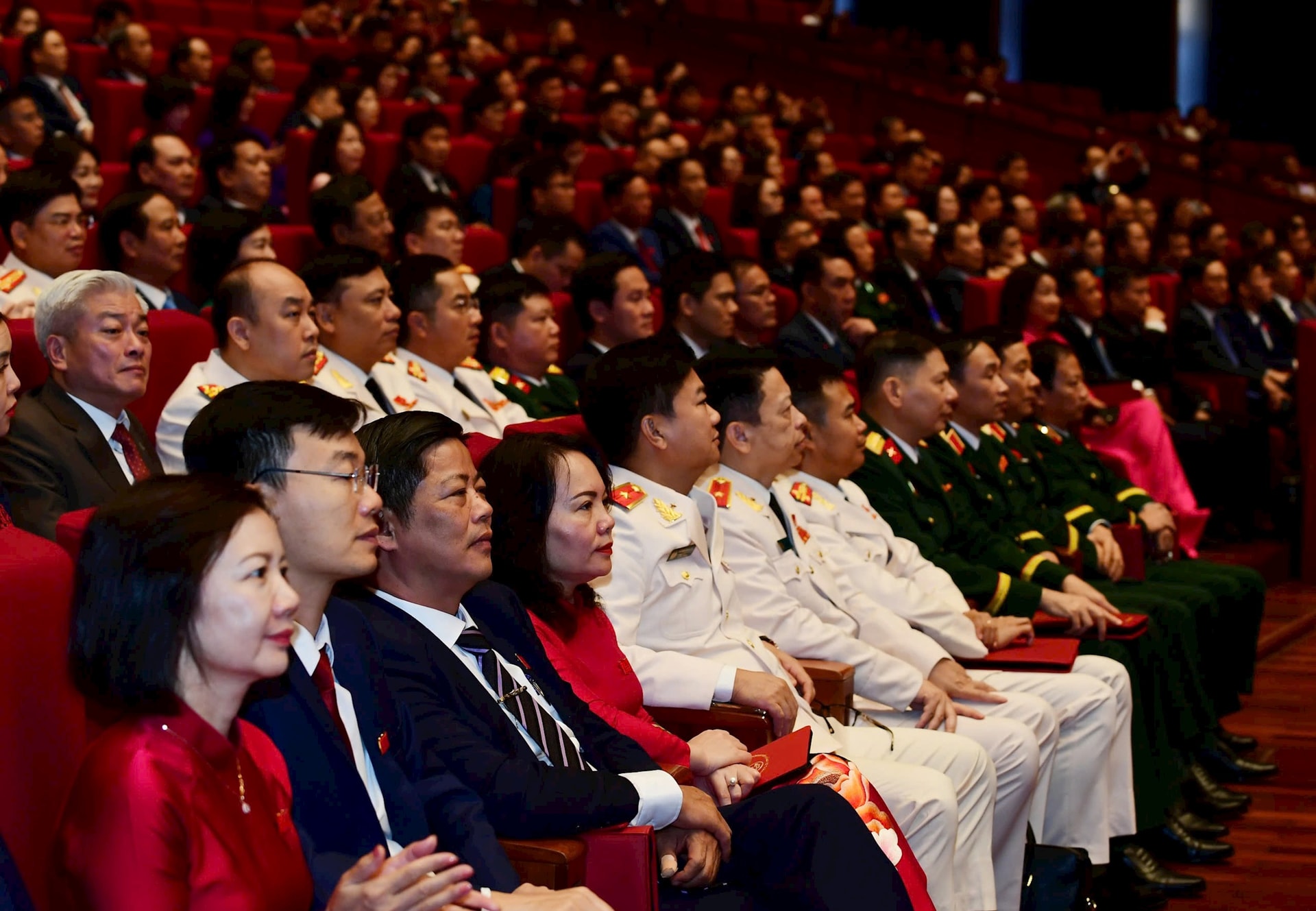 Khai mạc trọng thể Đại hội đại biểu Đảng bộ thành phố Hà Nội lần thứ XVIII, nhiệm kỳ 2025-2030- Ảnh 12.