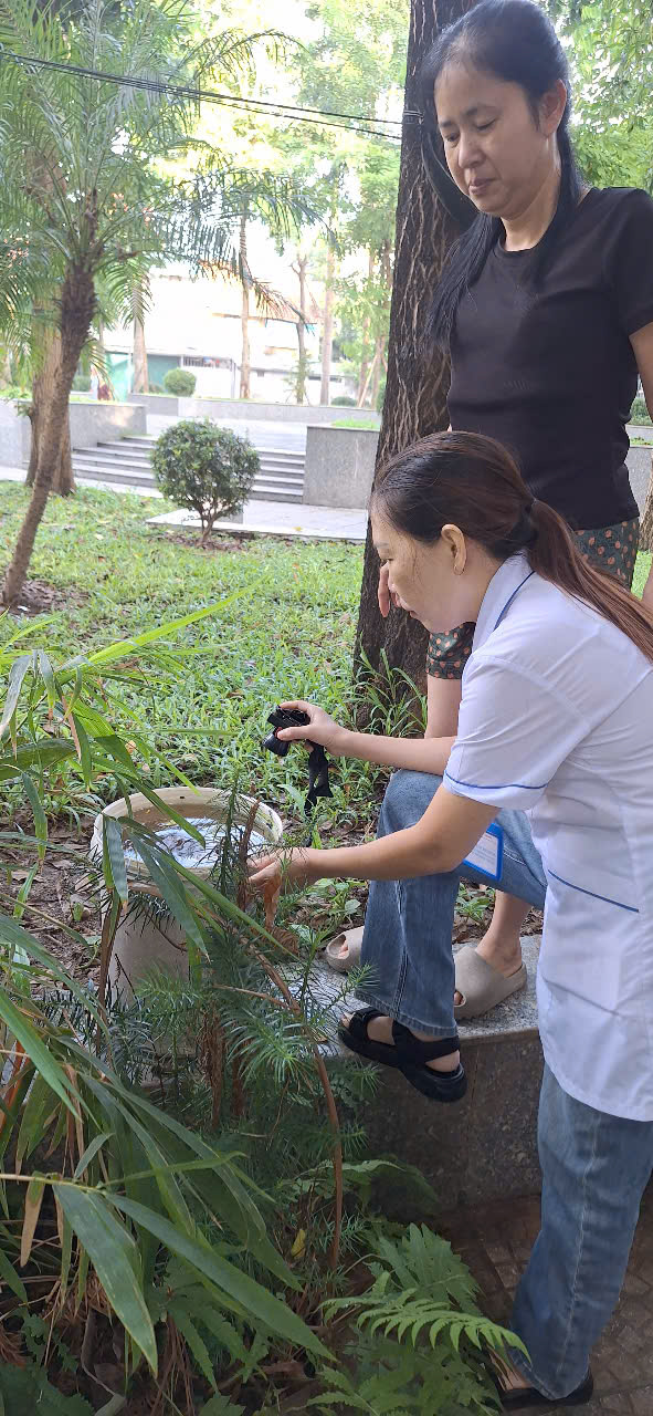 Phường Việt Hưng ra quân tổng vệ sinh môi trường phòng, chống dịch bệnh sốt xuất huyết đợt II năm 2025- Ảnh 14.