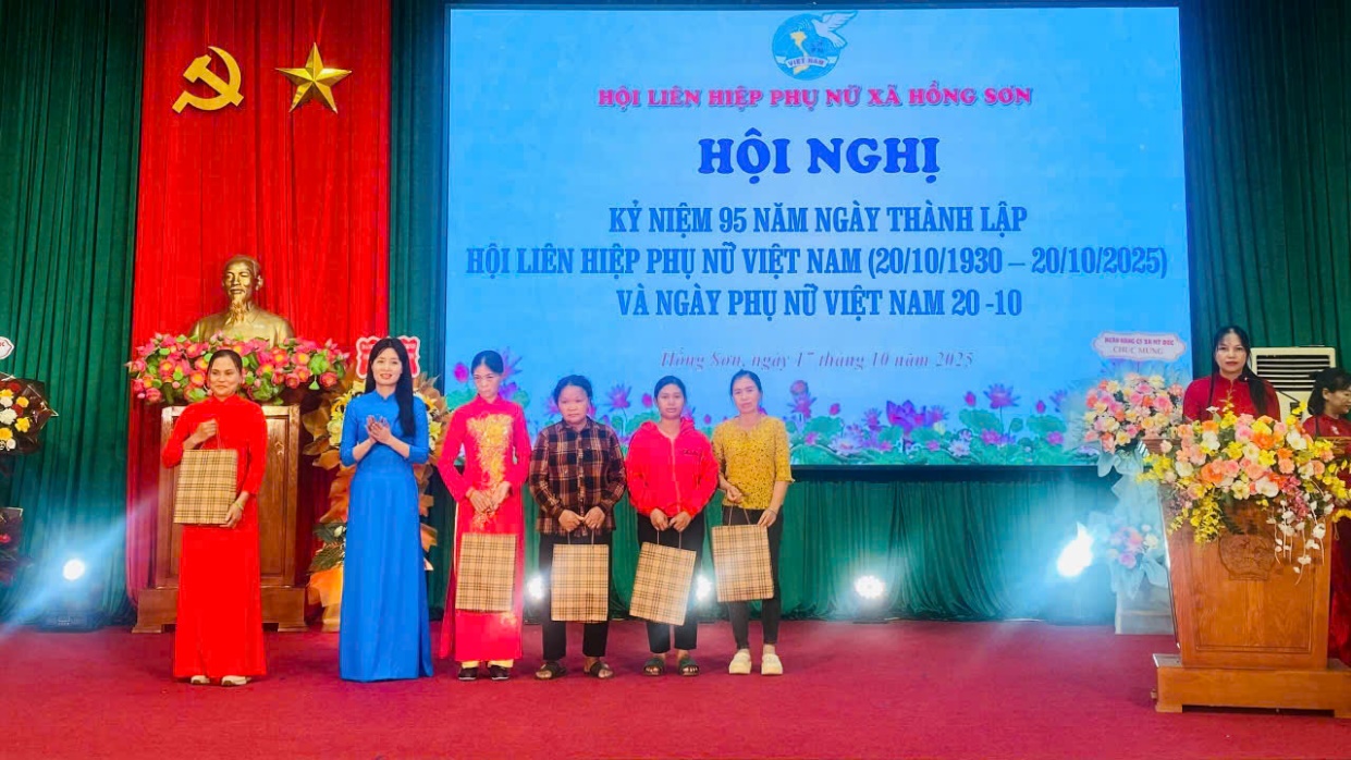 Phụ nữ xã Hồng Sơn phát huy truyền thống 95 năm lan tỏa tinh thần đoàn kết, sáng tạo trong thời kỳ mới- Ảnh 13.