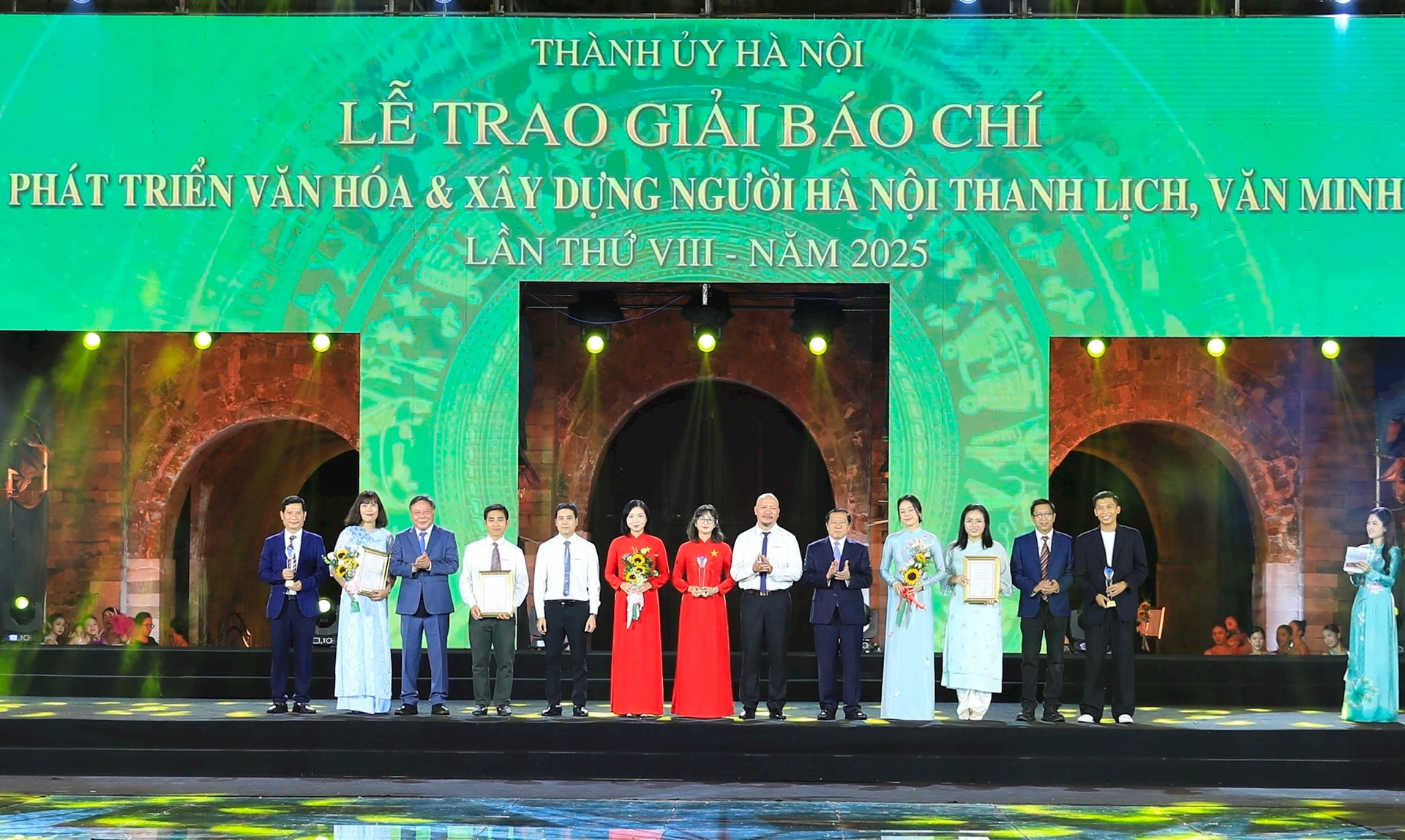 Báo Hànộimới giành giải A - Giải báo chí về Phát triển văn hóa và xây dựng người Hà Nội thanh lịch, văn minh lần thứ VIII- Ảnh 5.