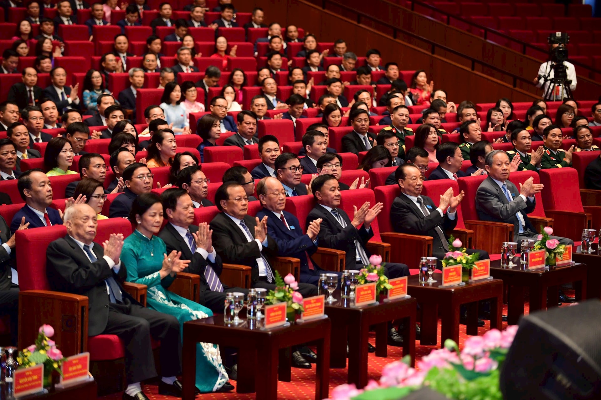 Bế mạc Đại hội đại biểu Đảng bộ thành phố Hà Nội khóa XVIII, nhiệm kỳ 2025-2030- Ảnh 2.