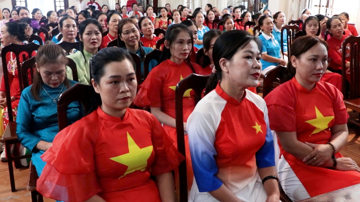 Chi hội phụ nữ cụm Phùng Xá, xã Hồng Sơn sân khấu hoá các tiết mục văn nghệ tái hiện lại truyền thống vẻ vang của Hội Liên hiệp Phụ nữ Việt Nam qua các thời kỳ- Ảnh 14.
