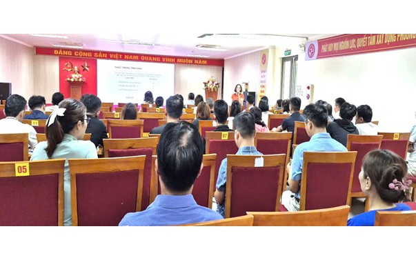 Tuyên truyền phổ biến pháp luật nâng cao nhận thức cho chủ cơ sở và người lao động làm việc trong các cơ sở kinh doanh dịch vụ dễ phát sinh tệ nạn mại dâm
