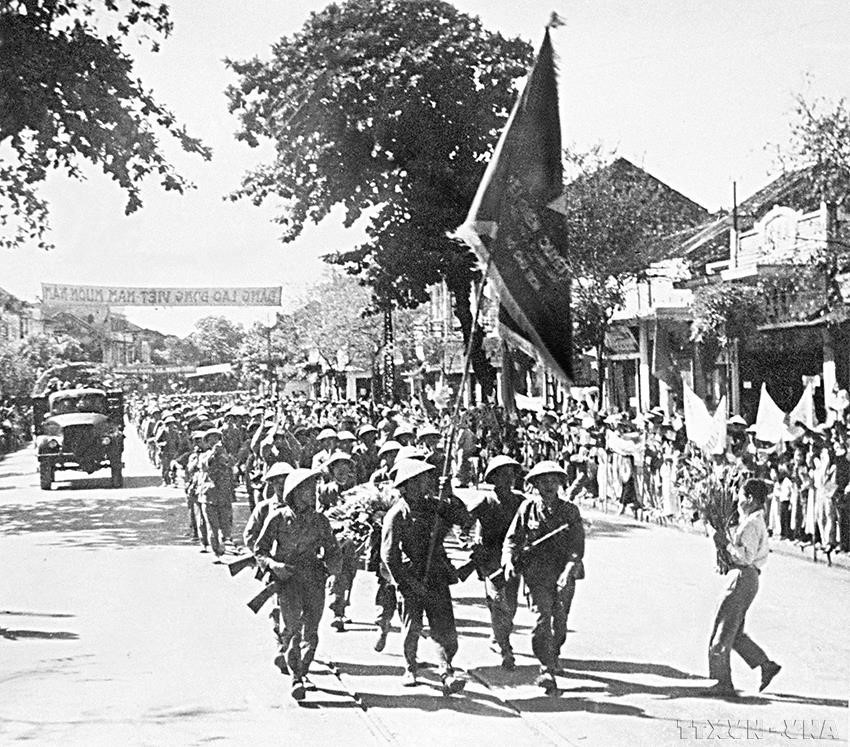 71 năm Giải phóng Thủ đô: Mốc son rực rỡ của nhân dân Thủ đô- Ảnh 1.