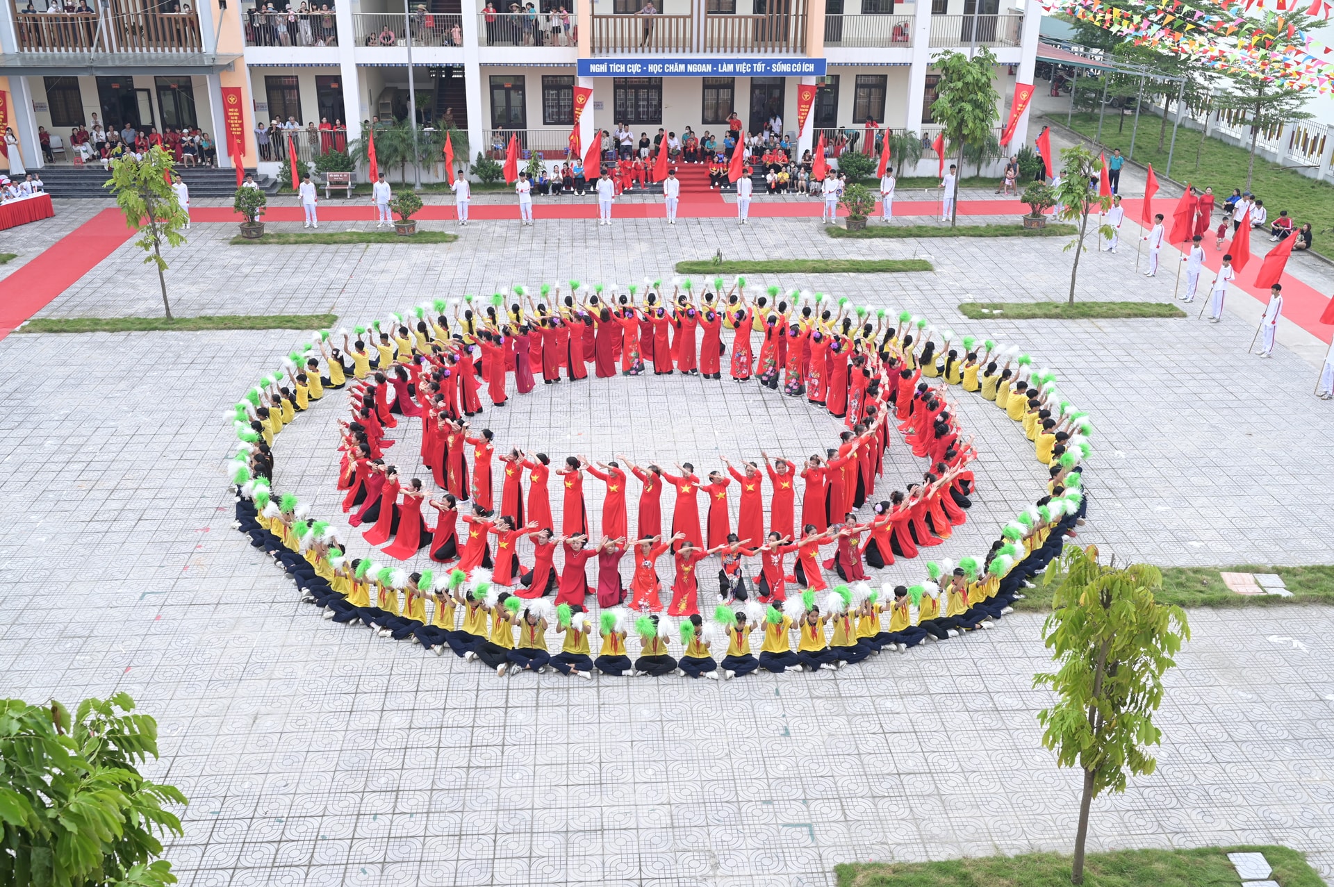 Gần 1.000 người tham gia Đại hội thể dục - thể thao xã Ứng Thiên- Ảnh 1.
