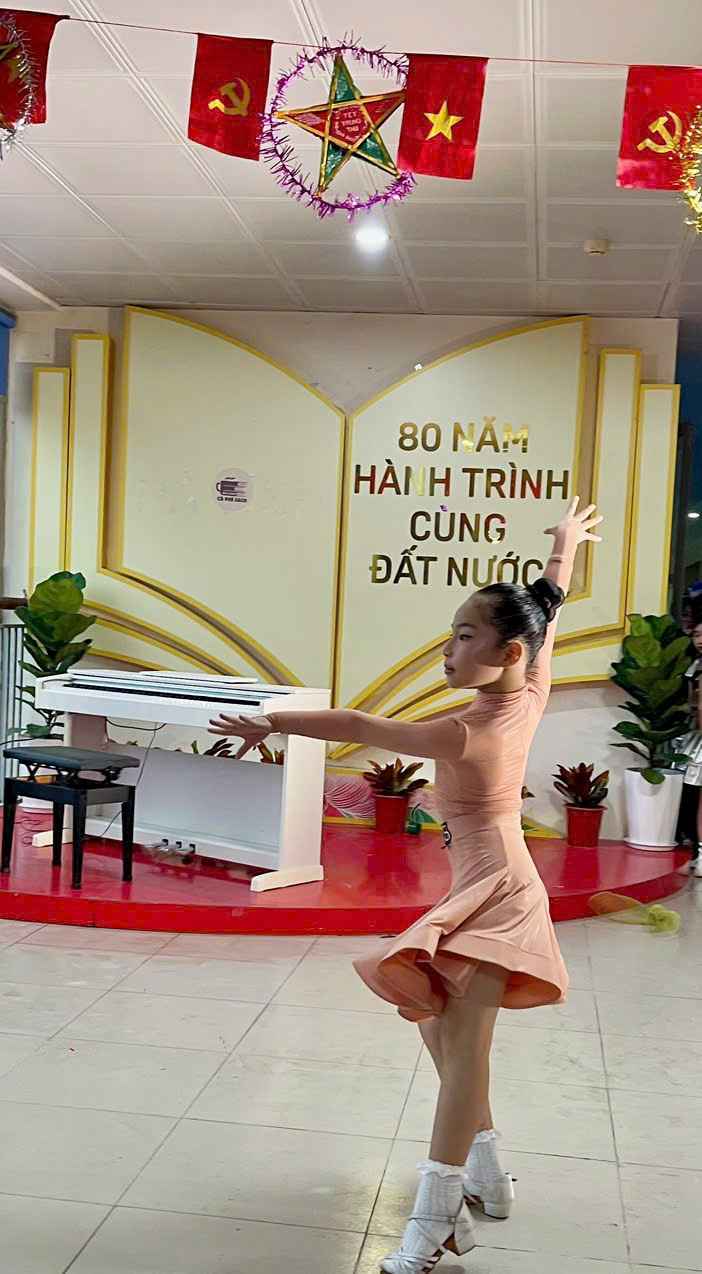 Sơ khảo cuộc thi tài năng thiếu nhi phường Việt Hưng 2025- Ảnh 10.