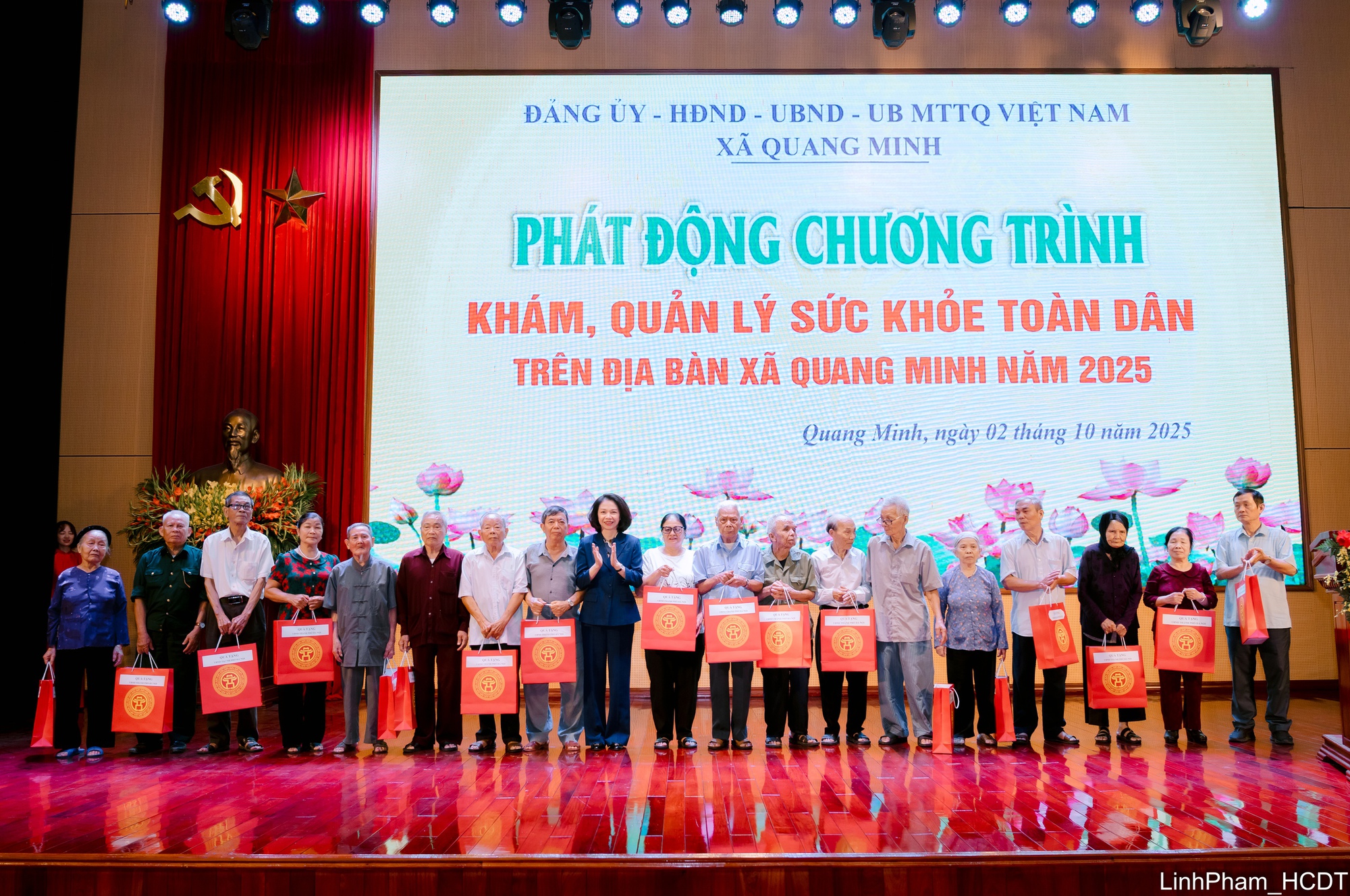Toàn dân xã Quang Minh được khám, quản lý sức khỏe miễn phí- Ảnh 2.