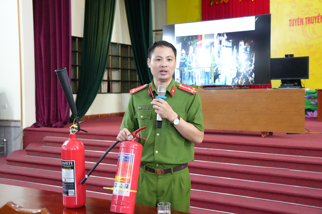 Hạ Bằng tập huấn kỹ năng PCCC&CNCH cho chủ nhà trọ- Ảnh 1.