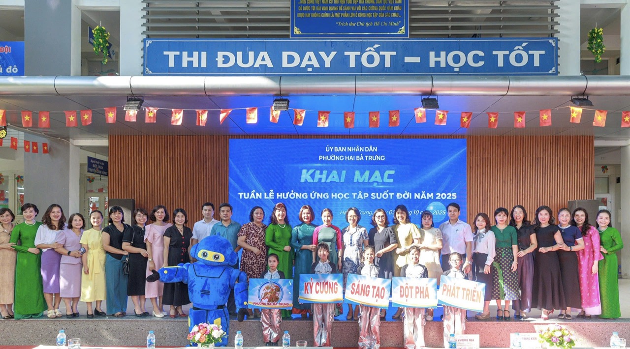 Phường Hai Bà Trưng tổ chức khai mạc “tuần lễ hưởng ứng học tập suốt đời năm 2025”.- Ảnh 4.