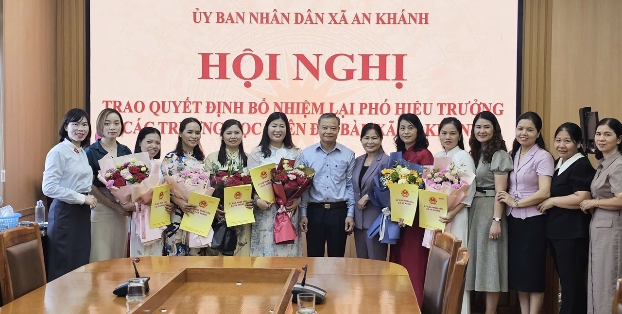 Trao Quyết định bổ nhiệm lại Phó Hiệu trưởng các trường học trên địa bàn xã An Khánh- Ảnh 1.