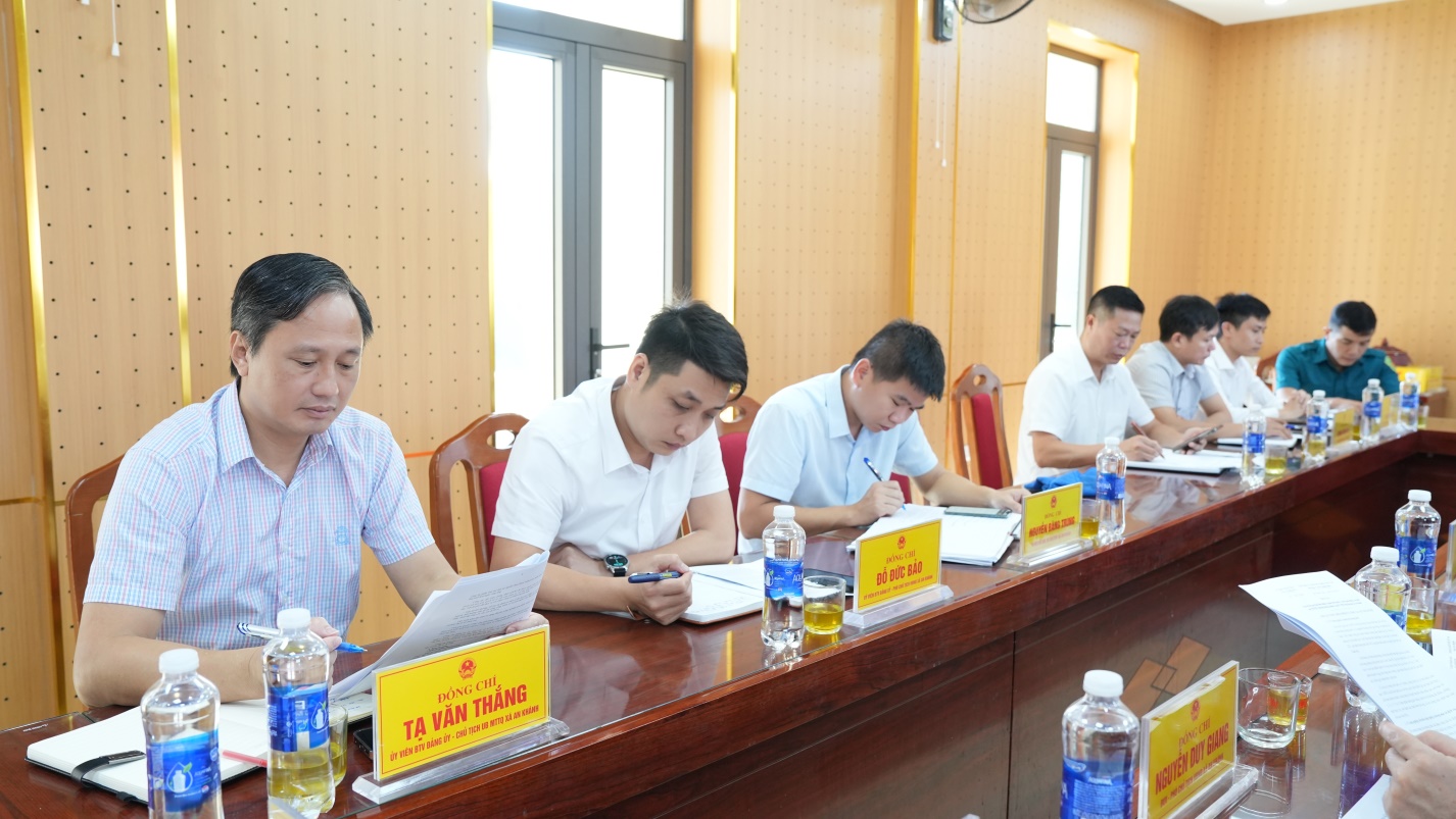 UBND xã An Khánh giao ban nghe báo cáo kết quả công tác quý III, triển khai các nhiệm vụ trọng tâm quý IV năm 2025- Ảnh 3.