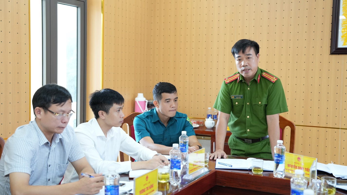 UBND xã An Khánh giao ban nghe báo cáo kết quả công tác quý III, triển khai các nhiệm vụ trọng tâm quý IV năm 2025- Ảnh 6.