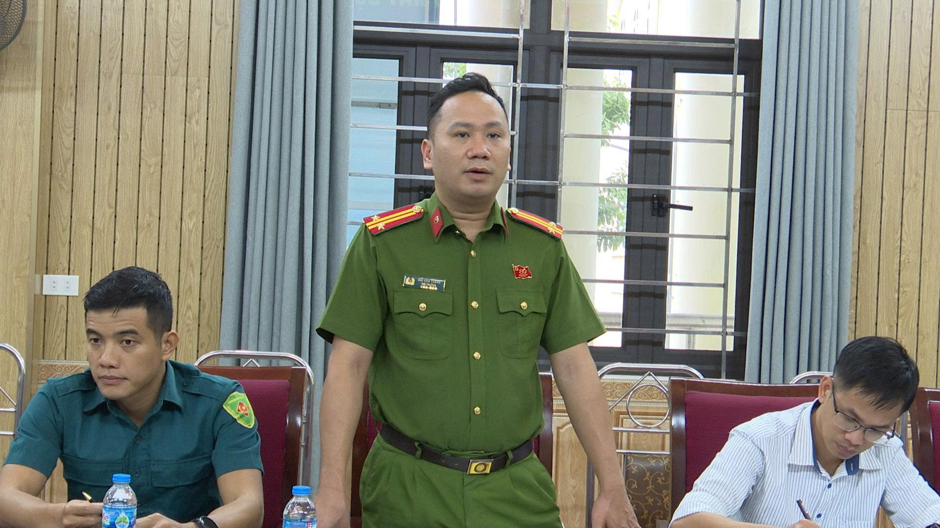 UBND xã An Khánh tổ chức hội nghị làm việc với các đồng chí thành viên các Ban Chỉ đạo: An toàn giao thông, 197, Phòng chống buôn lậu, gian lận thương mại và hàng giả, phòng cháy chữa cháy.- Ảnh 3.