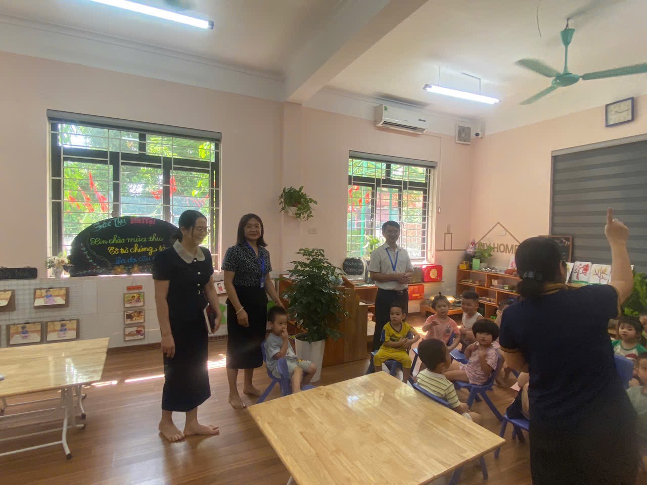 Thường trực Hội đồng nhân dân phường Nghĩa Đô khảo sát công tác tuyển sinh năm học 2025-2026- Ảnh 2.