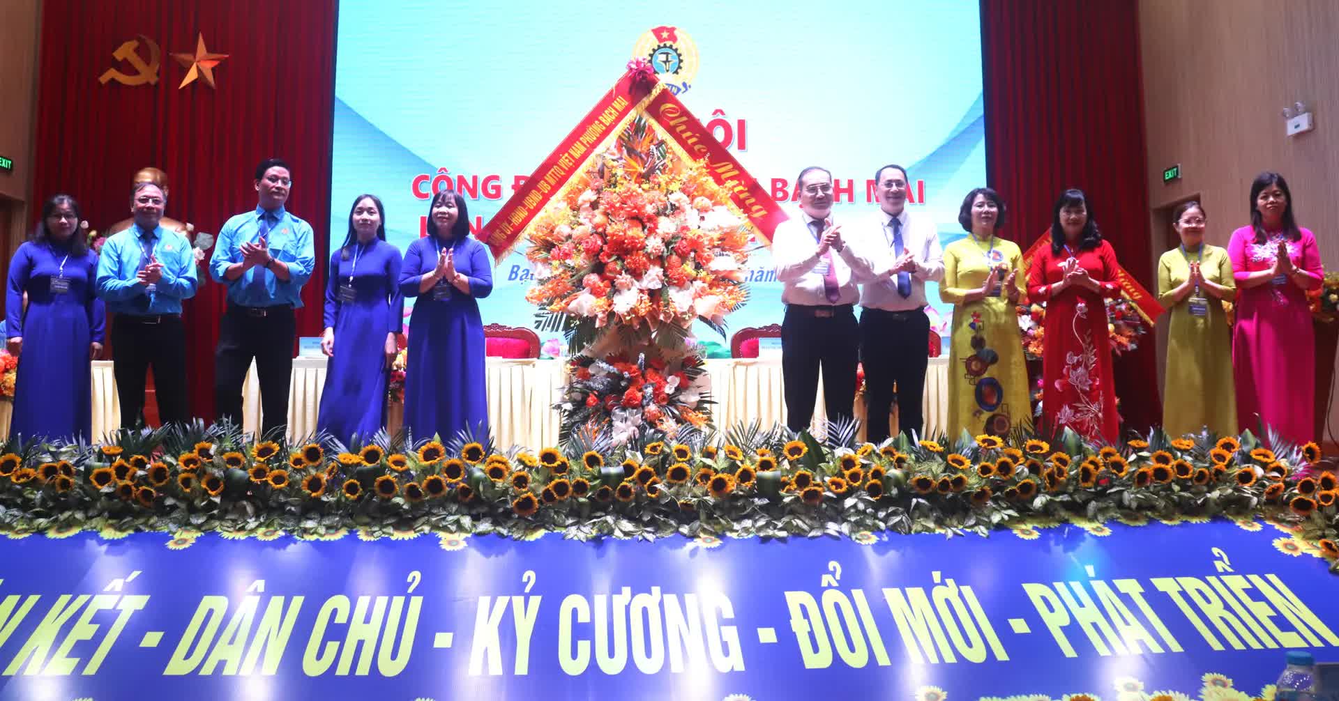 Ra mắt Ban Chấp hành Công đoàn phường Bạch Mai khóa I gồm 9 đồng chí- Ảnh 6.