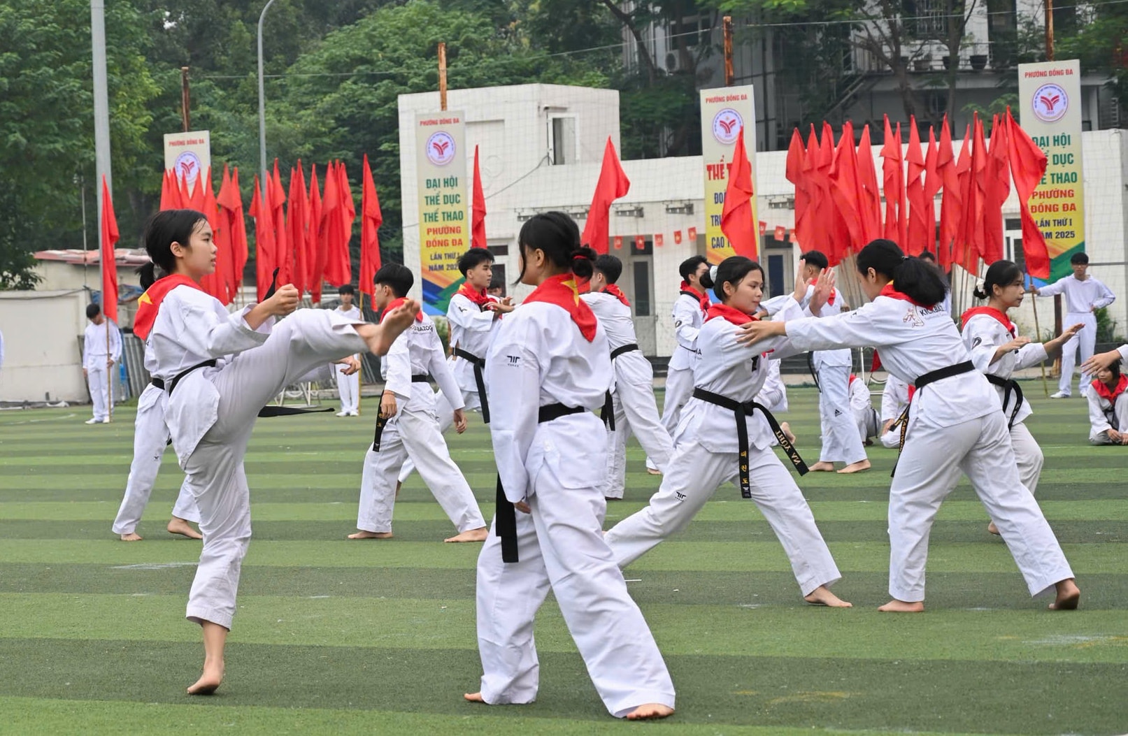 Hơn 1.000 vận động viên tham dự Đại hội Thể dục, thể thao phường Đống Đa lần thứ I- Ảnh 4.
