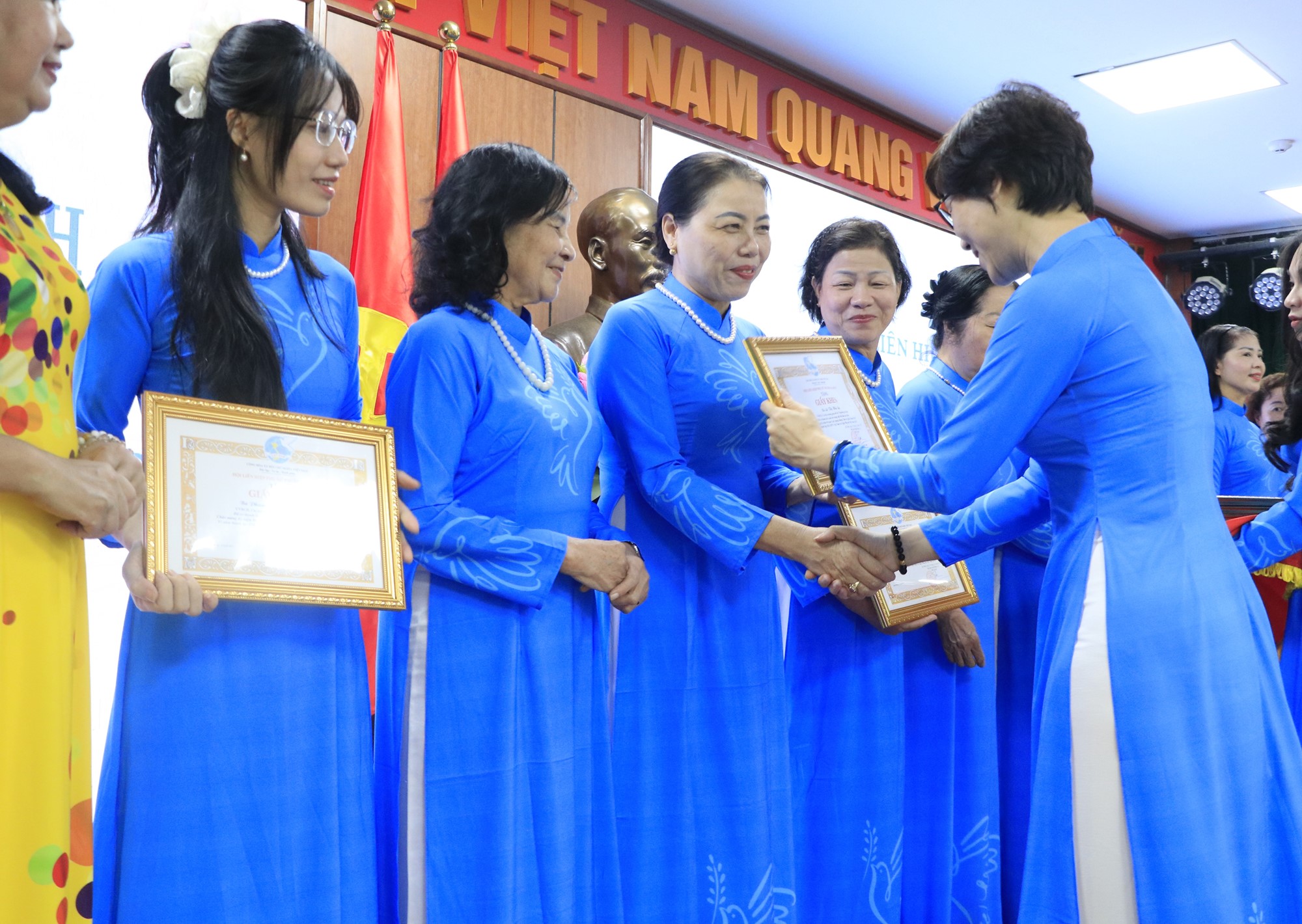 Đồng chí Phạm Quang Thanh, Thành ủy viên, Bí thư Đảng ủy, Chủ tịch HĐND phường Ba Đình trở thành hội viên danh dự của tổ chức Hội- Ảnh 7.