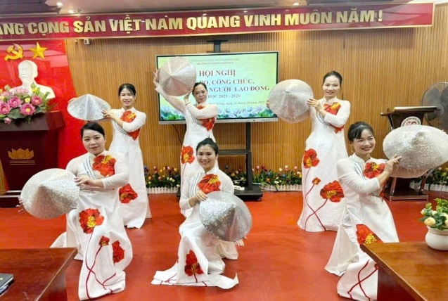 TRƯỜNG MẦM NON LINH ĐÀM TỔ CHỨC HỘI NGHỊ CÁN BỘ, CÔNG CHỨC, VIÊN CHỨC, NGƯỜI LAO ĐỘNG NĂM HỌC 2025-2026- Ảnh 2.