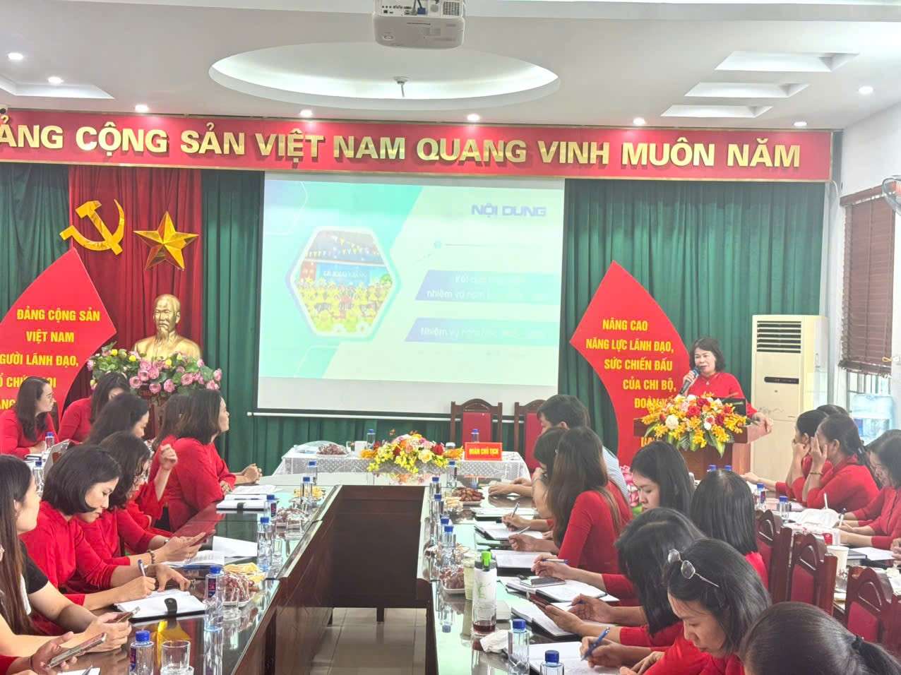 Hội nghị cán bộ công chức, viên chức và người lao động trường Tiểu học Đại Từ phường Định Công, thành phố Hà Nội- Ảnh 3.