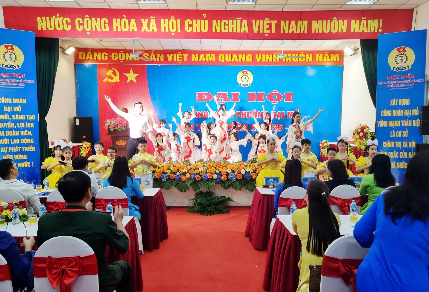 Công đoàn phường Đại Mỗ: Tiếp tục xây dựng giai cấp công nhân và tổ chức Công đoàn vững mạnh- Ảnh 8.