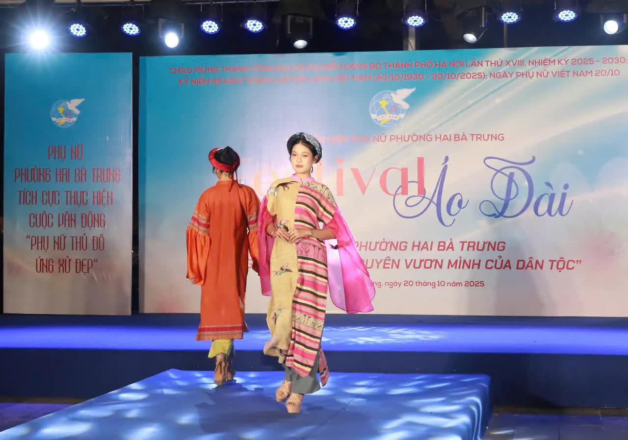 Festival áo dài “Phụ nữ phường Hai Bà Trưng vững bước vào kỷ nguyên vươn mình của dân tộc”- Ảnh 9.