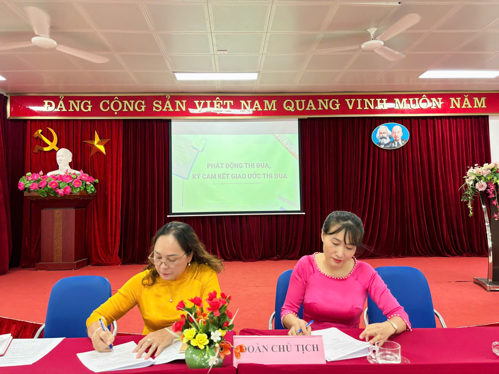 HỘI NGHỊ CÔNG CHỨC, VÊN CHỨC, NGƯỜI LAO ĐỘNG TẠI TRƯỜNG MẦM NON HOA MAI – NĂM HỌC 2025-2026- Ảnh 3.