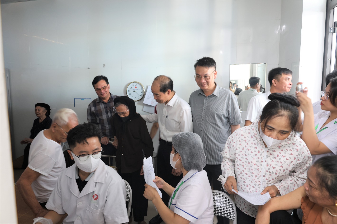 Xã Mê Linh phát động Chương trình khám, quản lý, theo dõi sức khỏe toàn dân- Ảnh 7.